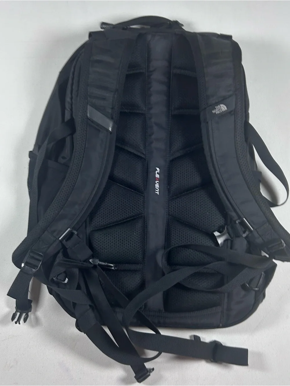 The North Face Unisex RECON Day Travel Hike Student 30L Backpack Black